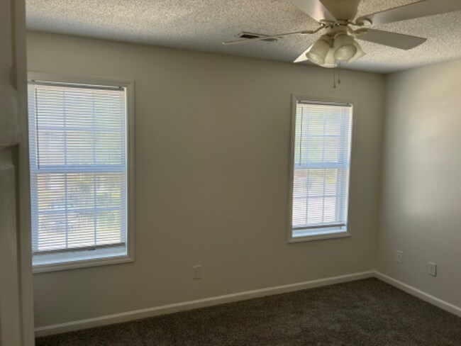 Photo - 5050 Lamppost Cir