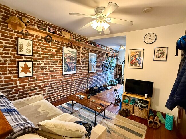 Building Photo - 2 Mead St Unit 3A