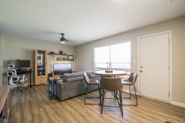 Photo - 4605 Coronado Dr