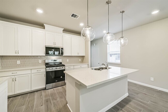 Photo - 19568 Stripe Hl Bnd