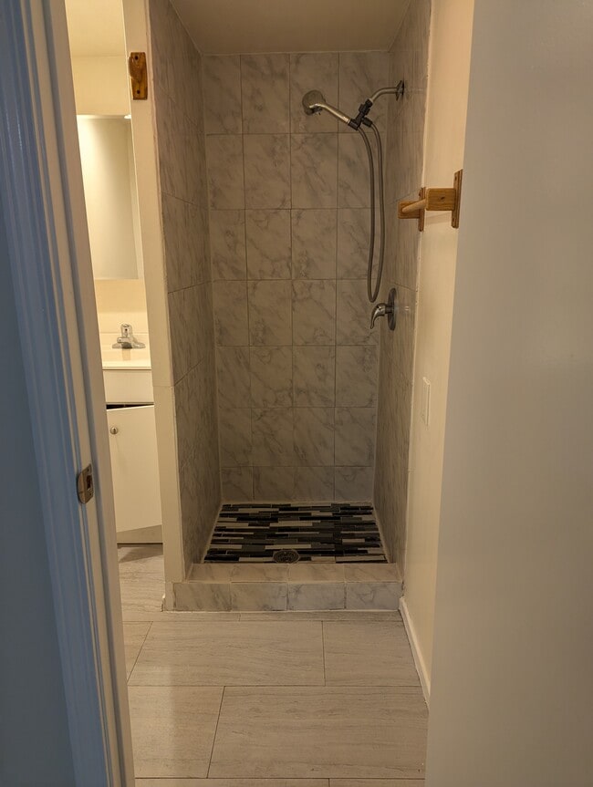 Photo - 16043 Leadwell St Unit Styudio