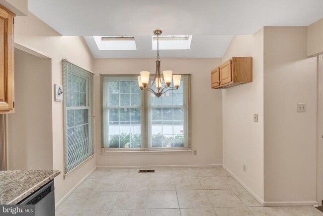 Photo - 48 Stonehurst Ct