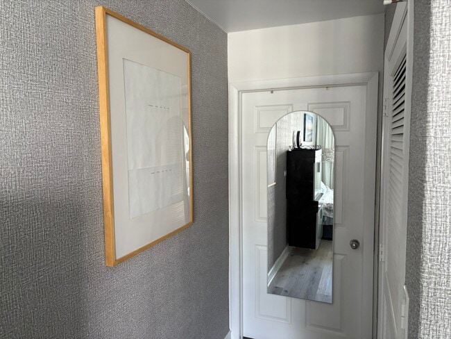 On suite full bath - 1500 Bay Rd Unit 1140