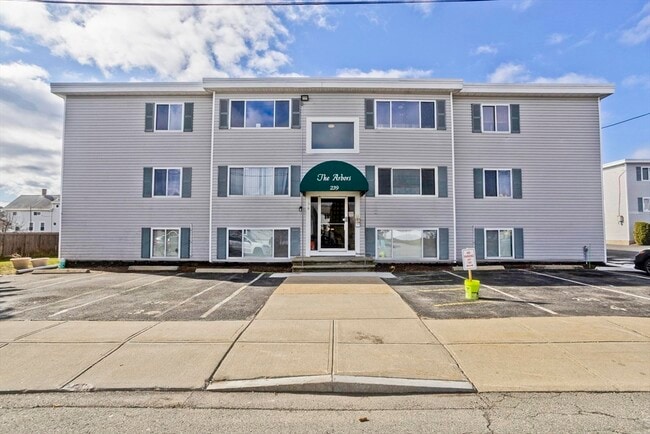 Building Photo - 239 Glasgow St Unit 10