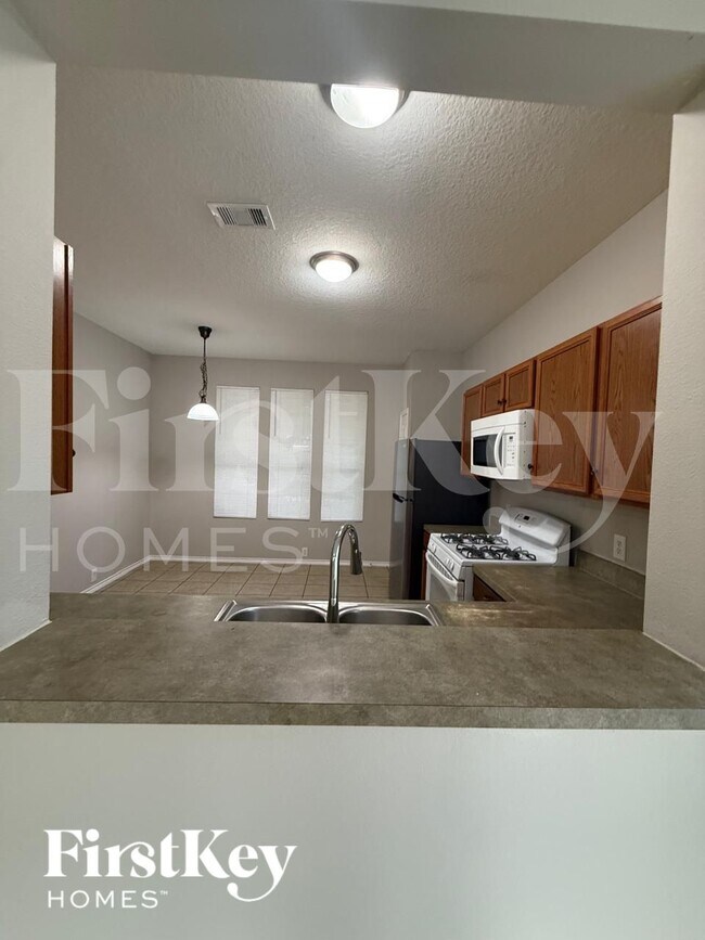 Photo - 6331 Scotchwood Dr