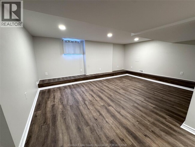 Photo - 1605 Dougall Ave