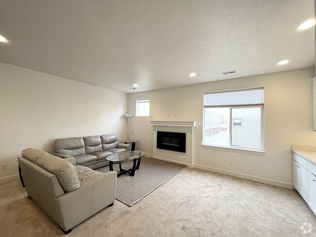 Building Photo - 3883 Komenda Ct Rental