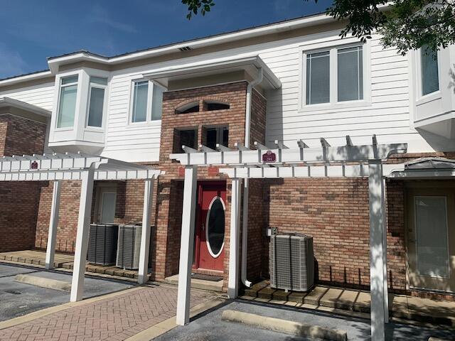 Building Photo - 119 Beal Pkwy Unit 201 Rental