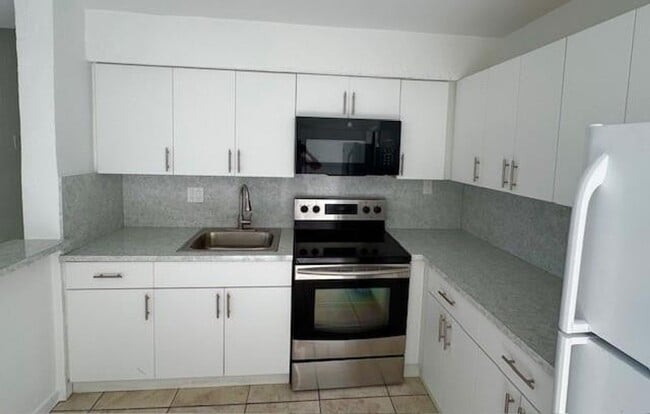 Building Photo - 1451 SW 46th Ave