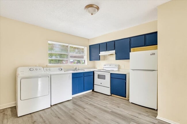 Photo - 2-Bedroom Apartment in Convenient Savannah Location