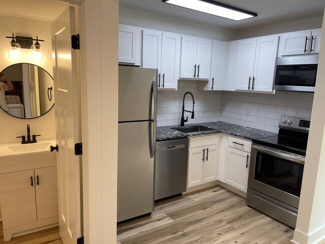 Photo - 139 Purefoy Rd Unit Bed/Bath suite for rent in Brand New House