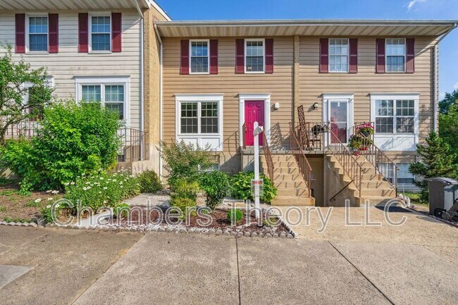 Building Photo - 9497 Linden Leaf Ct Unit Circle Woods Condominium #2