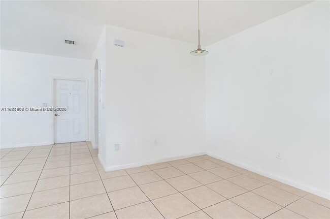 Photo - 1538 SE 24th Ct