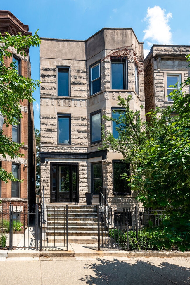Building Photo - 3513 N Sheffield Ave Unit 1