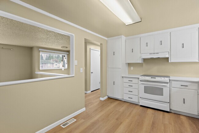 Photo - 6021 98th St NE