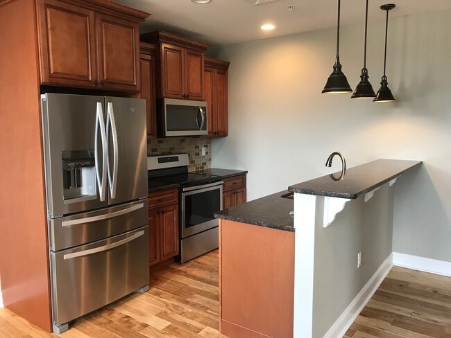 Building Photo - 11 W Market St Unit 503