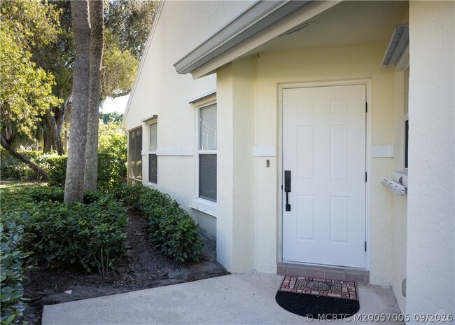 2425 SW Foxpoint Trail