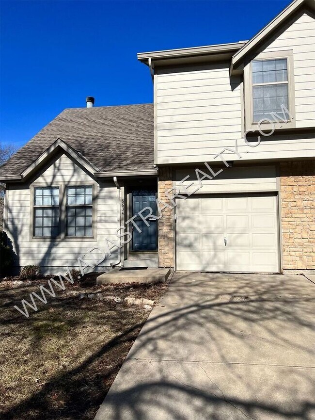 Spacious Duplex in Blue Valley-Coming SOON!! - Spacious Duplex in Blue Valley-Coming SOON!! House