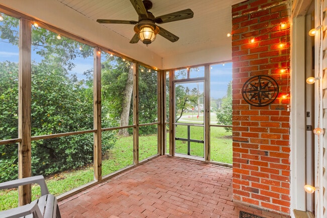 Photo - 1609 Lucerne Way