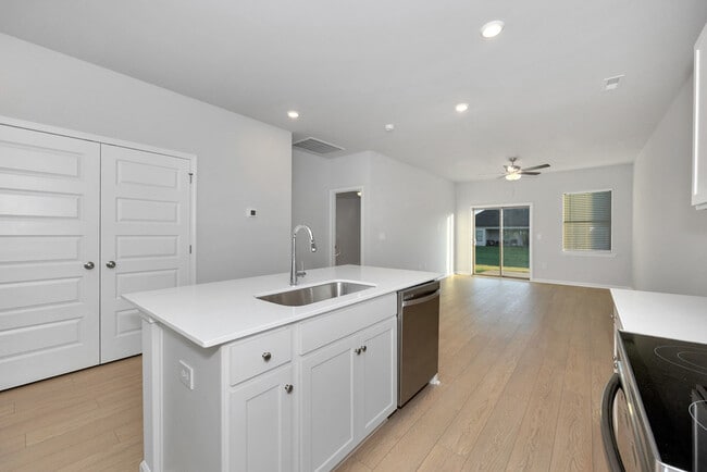 Photo - 149 Wolfe Ln