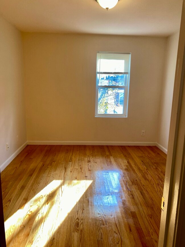 Photo - 123 Thorndike St Unit 2L