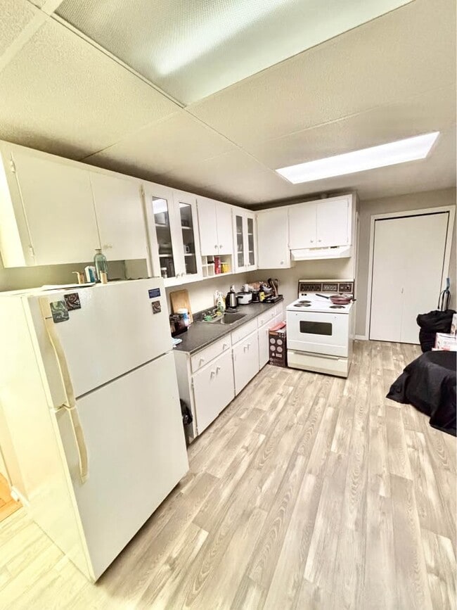 Building Photo - 538 Queen St Unit 1