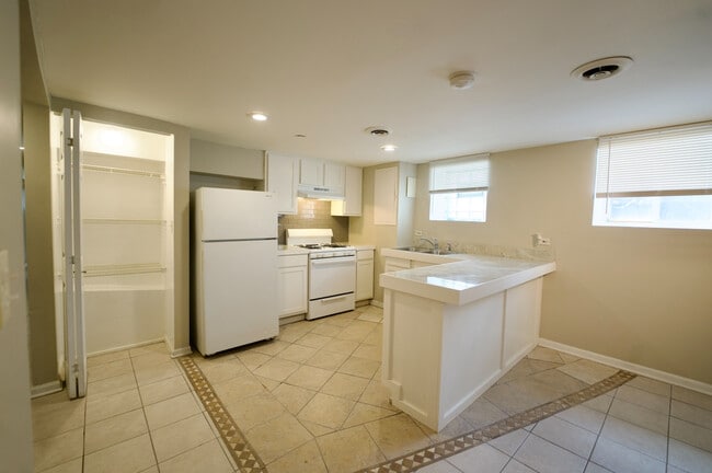 Photo - 125 S Leavitt St