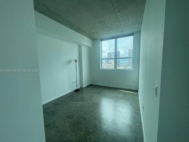 Photo - 133 NE 2nd Ave Unidad 1813