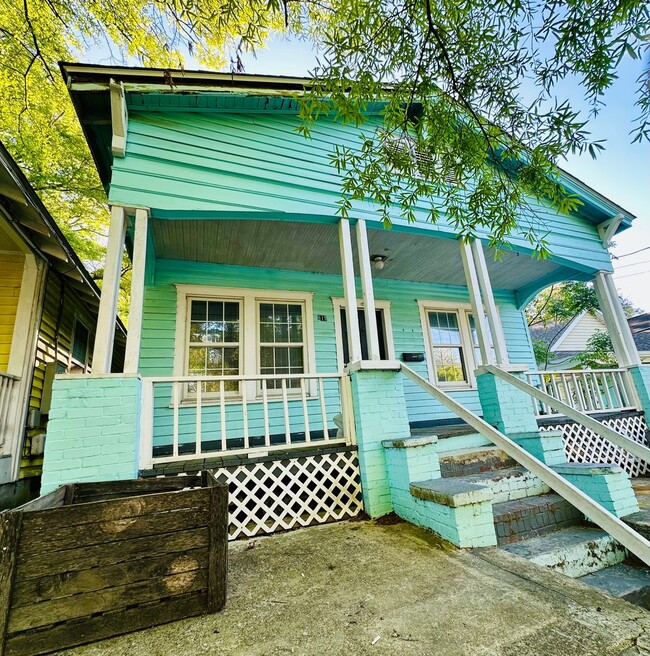 Photo - DOWNTOWN - 2 Bedroom - MOVE IN SPECIAL $50...
