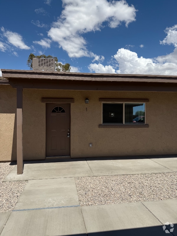 Building Photo - 729 E 35th St Unit 1 Rental