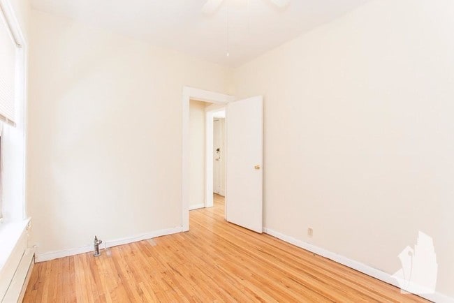 Photo - 622.5 W Barry Ave Unidad S1