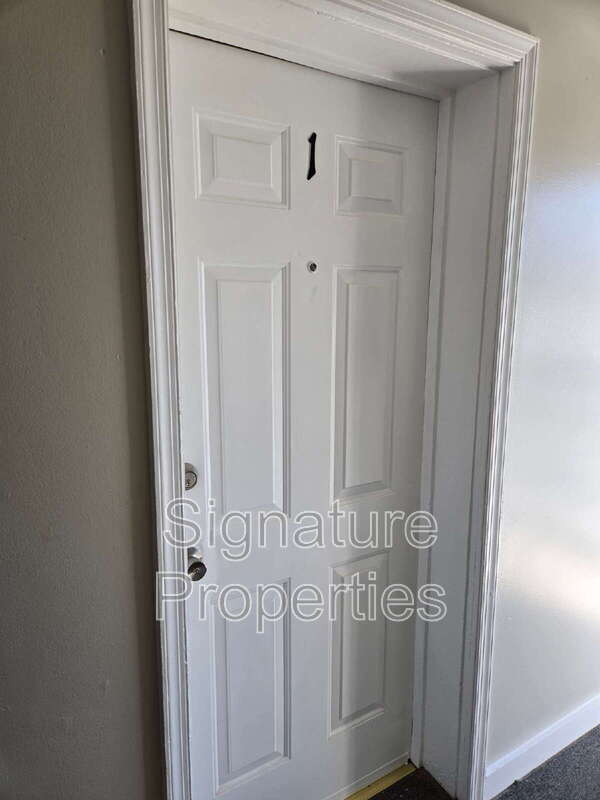 Building Photo - 410 Northumberland Hwy Unit 1 1