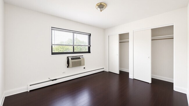 Photo - 6460 N Ridge Blvd Unit 1E