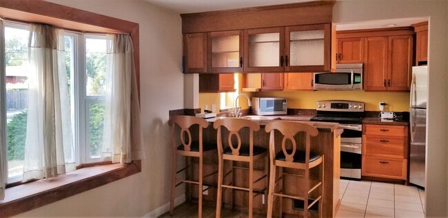Photo - One Block to Lake Washington, Available Aug 1st