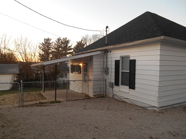 Photo - 1021 W Howe St