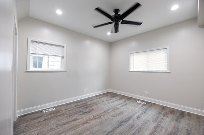 2821 N Campbell Ave Unit 2