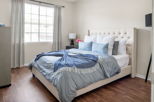 Montecito Pointe Apartments