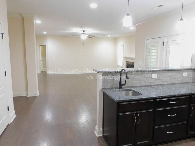 Photo - 4517 Gunnersbury Ln