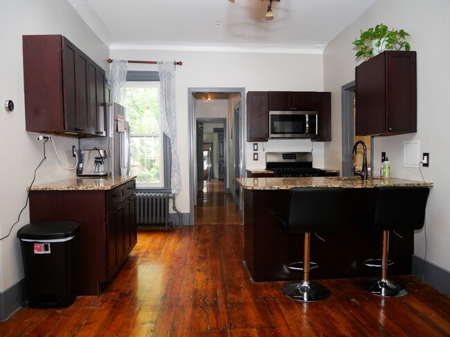 Photo - 140 Trenton St