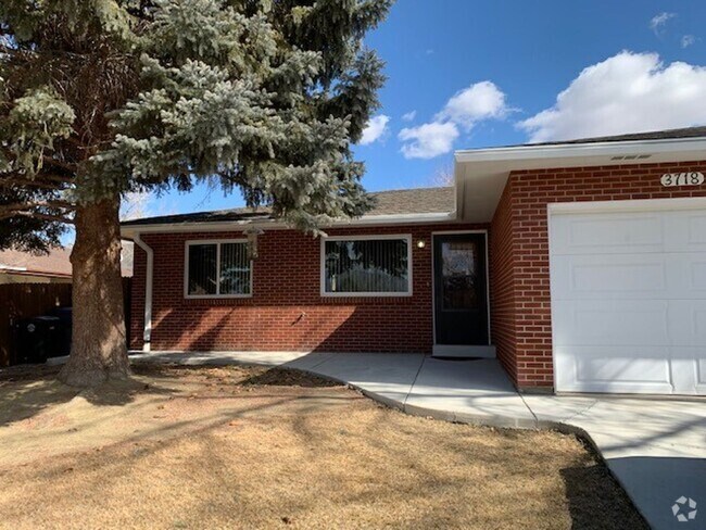Building Photo - Quiet and Well-maintained Duplex for Rent ... Rental