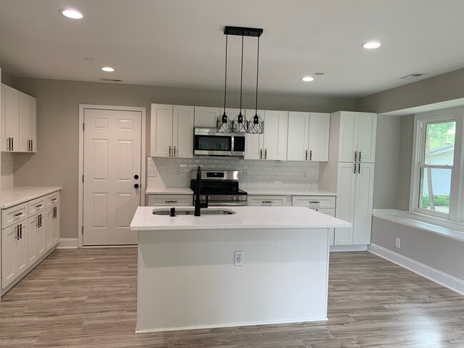 Kitchen (common area) - 2824 Wyncote Dr House