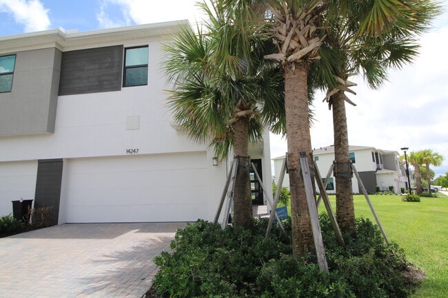 Building Photo - 14247 SW Solange St