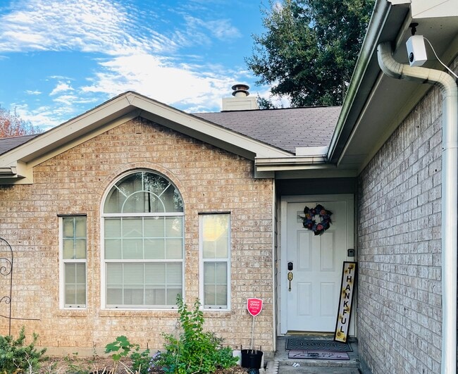 Photo - 118 Willoughby Ct