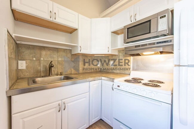 Photo - 1 Wimbledon Dr