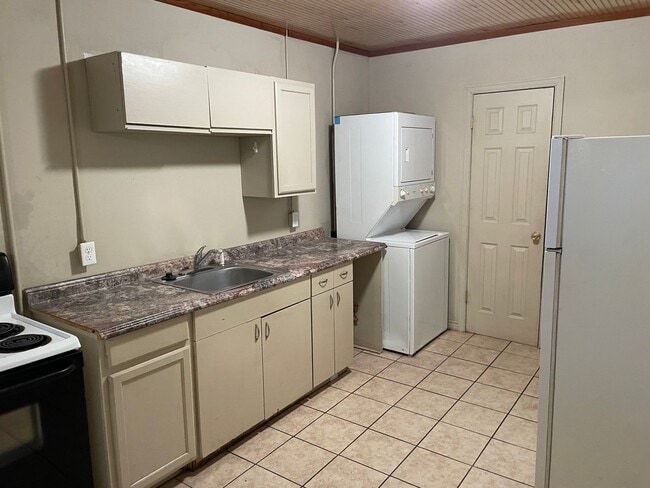 Photo - 2826 Pine St