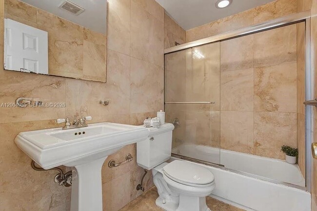 Photo - 1856 NE 46th St Unit F7