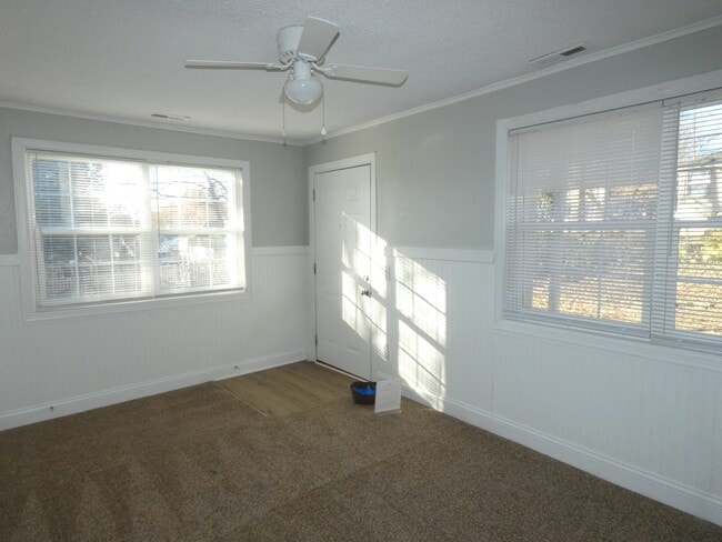 Photo - 220 Corbin St