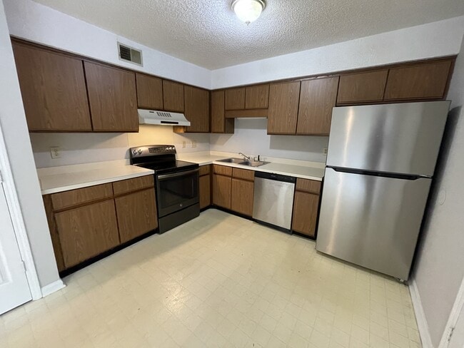 Photo - 2430 Woodstock Ave