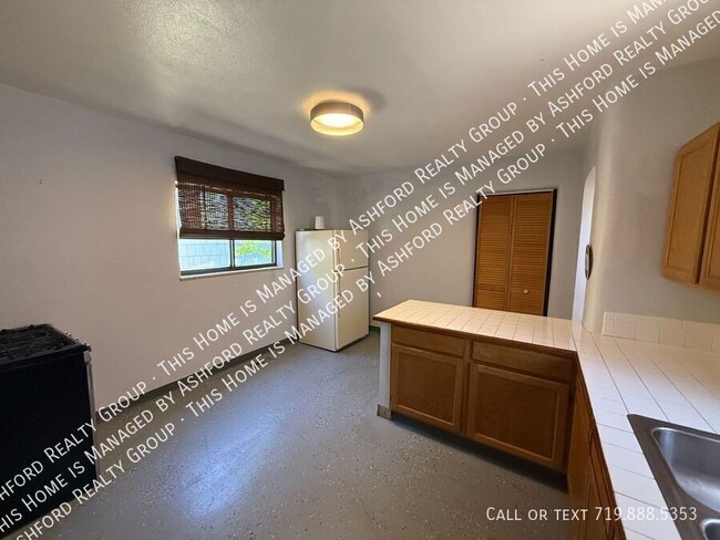 Photo - 1220 E San Rafael St