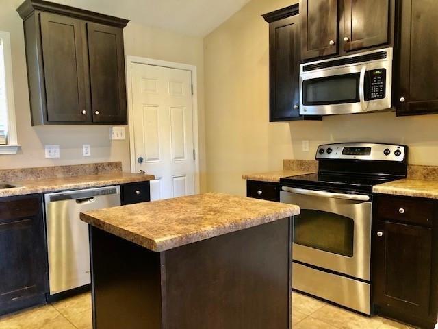 Photo - 9825 Winchester Dr N